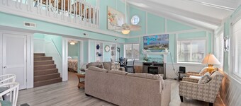 "Free Spirit" 6 Bedroom, Oceanfront, Oak Island Home!