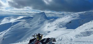 Snow and ski sports - Mountain Joy Escape | Adventure Basecamp (Valemount)