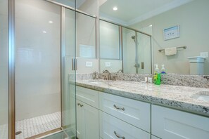 Shower, hair dryer, towels - 6BR Oceanview | Hot Tub | Pet Friendly | Elevator | Steps from Beach (North Topsail Beach)