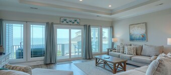 6BR Oceanview | Hot Tub | Pet Friendly | Elevator | Steps from Beach