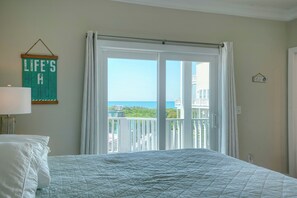 6 bedrooms, free WiFi, bed sheets - Modern 6BR Beach Home w/ Ocean Views, Hot Tub, Pet Friendly, Steps to Beach (North Topsail Beach)