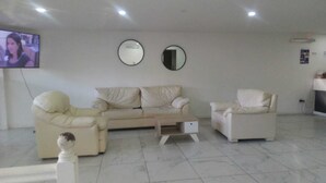 Living area - Hotel Tropea (Mar del Plata)