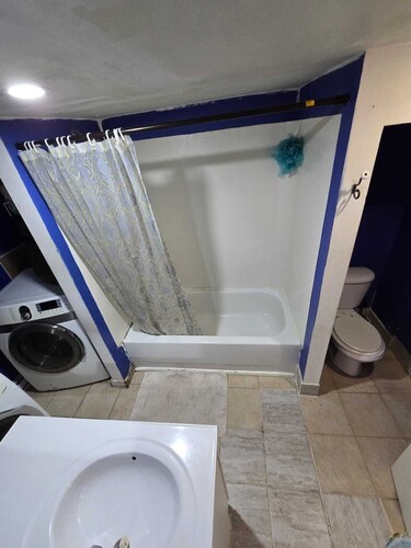 Comfortable & Relaxing Private Apartment in Laval, Minutes from Everything