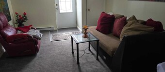 Comfortable & Relaxing Private Apartment in Laval, Minutes from Everything