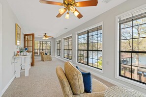 Interior - Pet-Friendly Lakefront Retreat - Dock, Kayaks & Fire Pit (Eatonton)