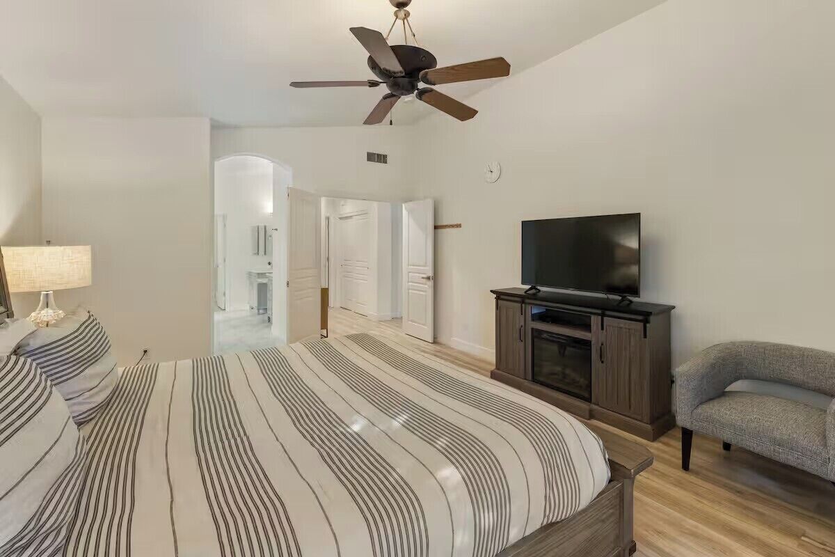 Comfort Quadruple Room | Iron/ironing board, free WiFi