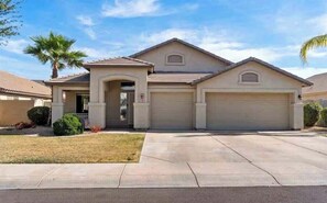 Exterior - Chandler Hideaway - Relax & unwind (Chandler)