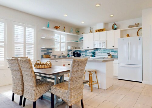 Shared Pool-Palapa, Golf Cart Access, Parking for 2