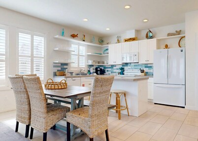 Shared Pool-Palapa, Golf Cart Access, Parking for 2