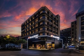 Exterior - Neolab Hotel (Guangzhou)