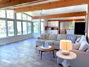 TV - West Pointe on Torch Lake - 30 Day minimum rental (Kewadin)