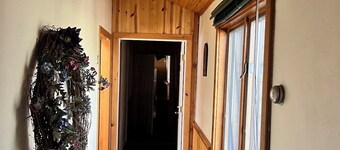 Spacious, comfortable 1 BR with FULL kitchen, large sitting rm, private bath