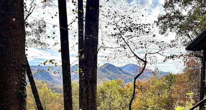 Mountain Views! 3BR/2Bath, NOC 5 mins! Paved Roads, Hot tub