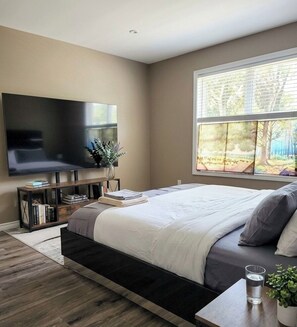 3 bedrooms, in-room safe, iron/ironing board, free WiFi