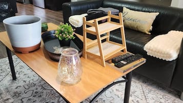 Televisor intel·ligent, biblioteca musical i videoteca