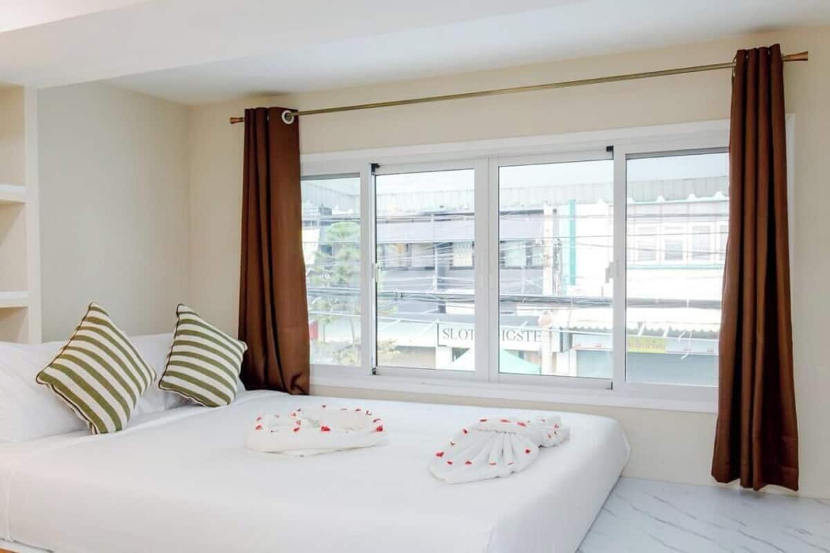 Deluxe Room | Free WiFi, bed sheets