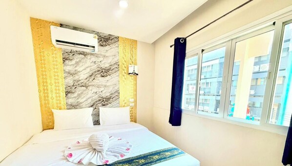 Deluxe Room | Free WiFi, bed sheets - PSA Palace Khaosan (Bangkok)