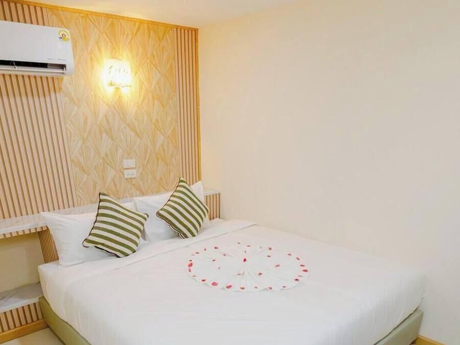 Double Room | Free WiFi, bed sheets