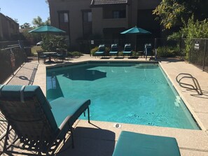 Pool - Beautiful 1-Bed 1-Bath in prime area of Scottsdale (Scottsdale)