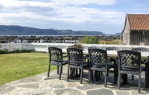 تناول الطعام بالخارج