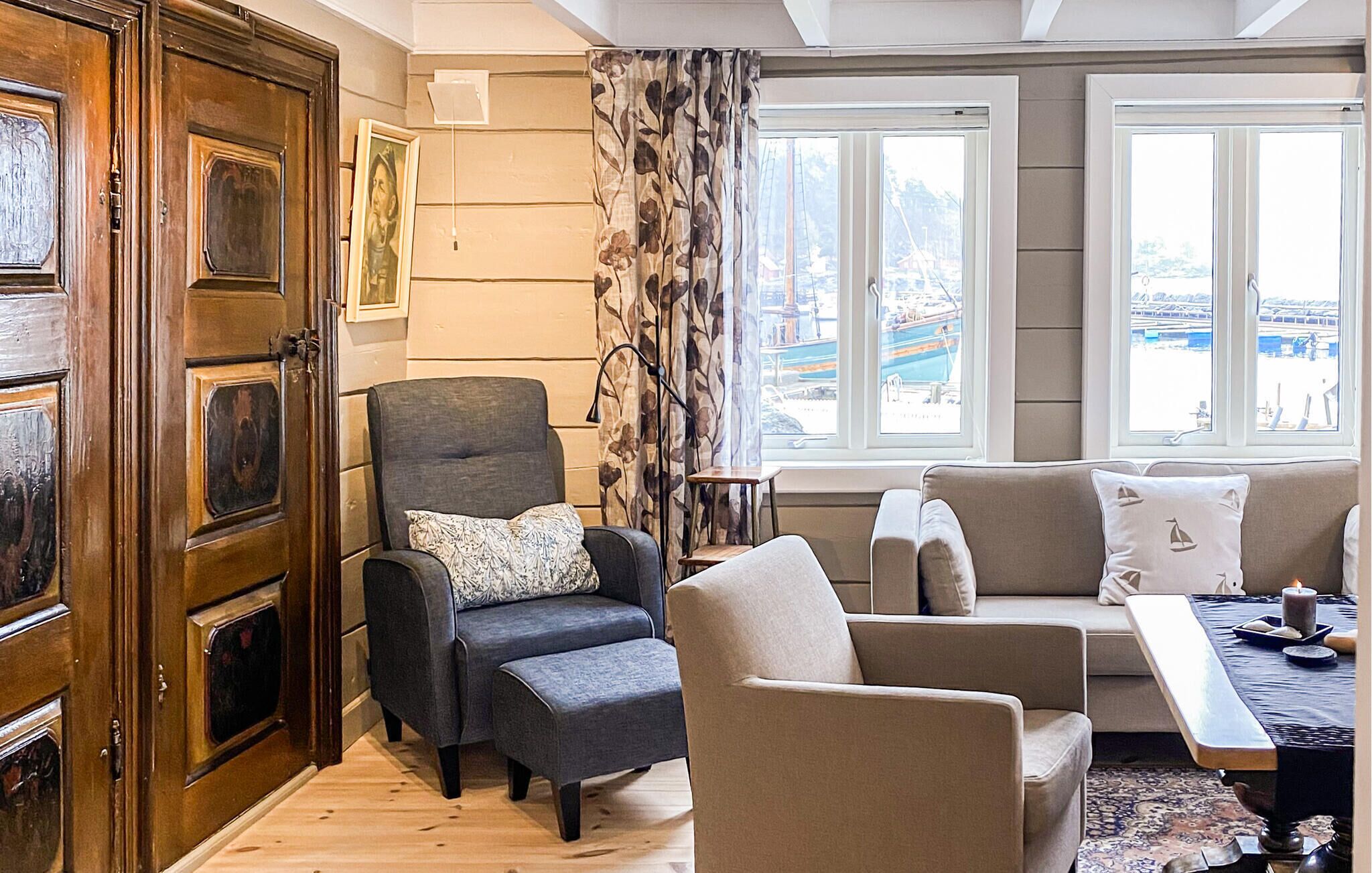 Televisión y chimenea 