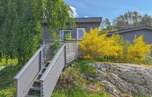 Exterior - Stunning home in Kolbeinsvik with WiFi (Kolbeinsvik)