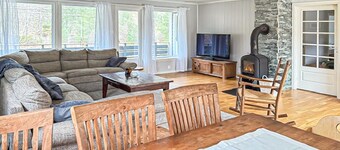 Beautiful home in Kvammen with house sea view