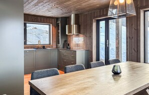 Dining - Lovely home in Bjorli with sauna (Bjorli)