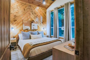 Planxa i posts de planxar, wifi i roba de llit 