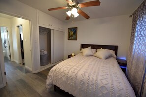 Strykejern/-brett, wi-fi og sengetøy