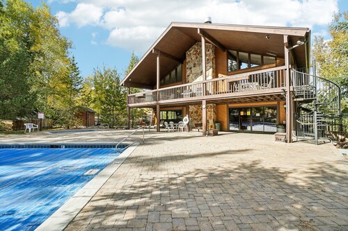 Entire 1-bedroom condo at Canyons. Ski, golf, hot tub, pool, sauna