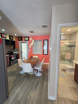 Unclassified image, 4 of 31, button - Palms 1 - 2bdrm 2miles to Dania/Hollywood Beaches (Dania Beach)