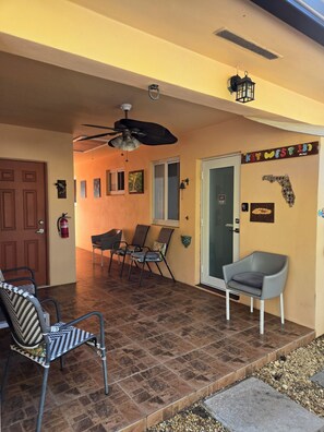 Exterior detail - Palms 1 - 2bdrm 2miles to Dania/Hollywood Beaches (Dania Beach)