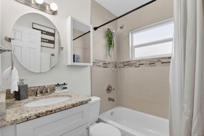 Hårføner, håndklær, såpe og toalettpapir