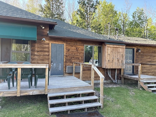 Overnight stay in the heart of Lake Kabetogama/Voyageurs N.P.- 2BR/2BA, AC &more