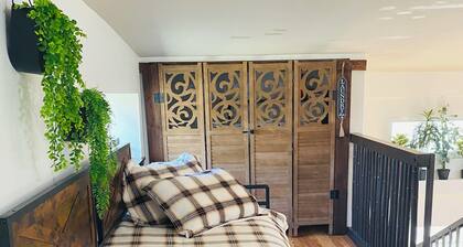 Cozy two story cabin retreat surrounded by nature