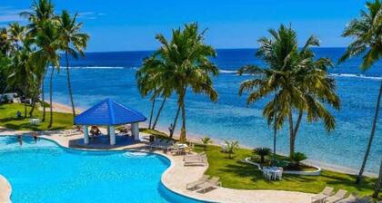 Cozy 2-bedroom Beach Front Condo with AC