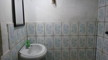 Jabón y papel higiénico