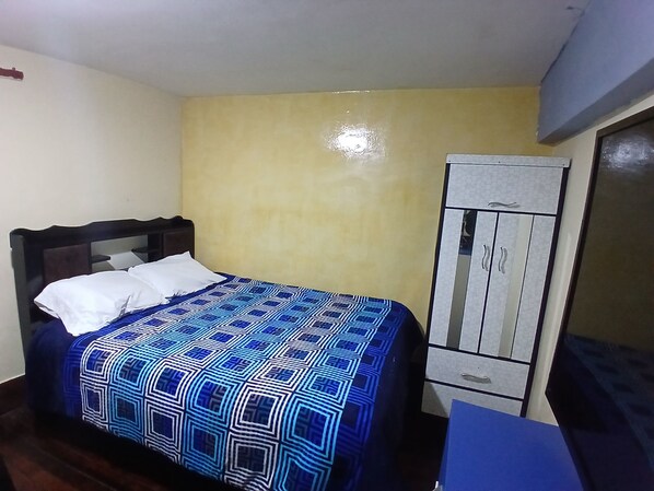 Free WiFi, bed sheets