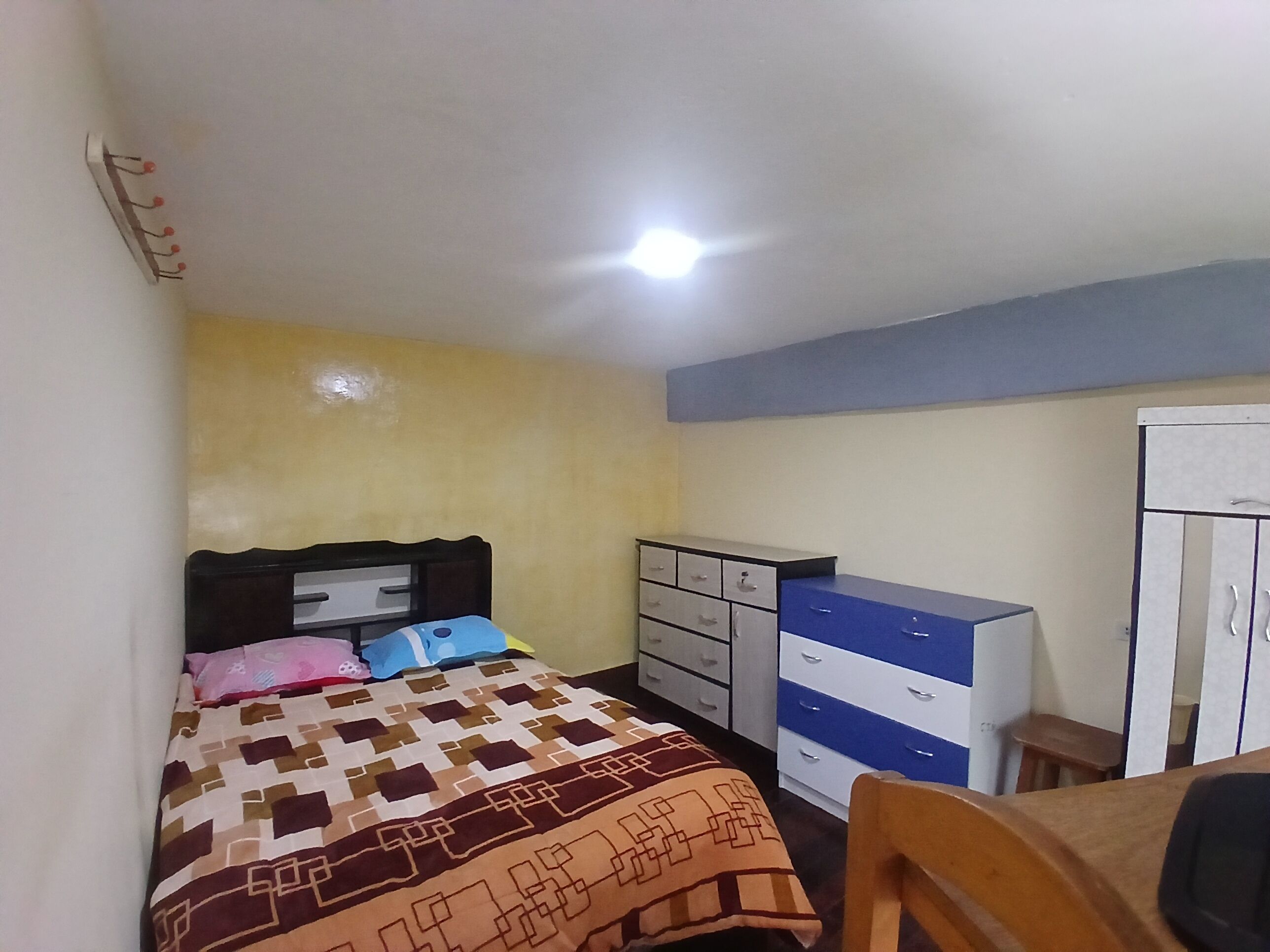 Wifi gratis y ropa de cama