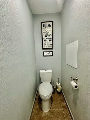 Dusche, Handtücher, Seife, Toilettenpapier