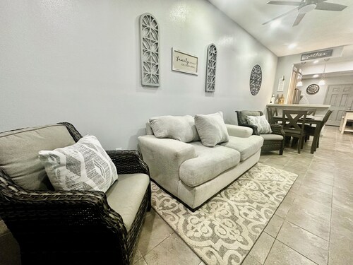 2 Bedroom / 1 bath/ Kitchenette Country Living