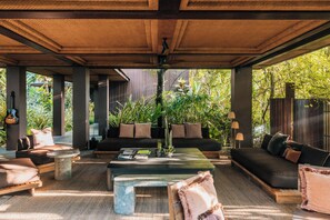 Lounge - LOST LINDENBERG (Pekutatan)