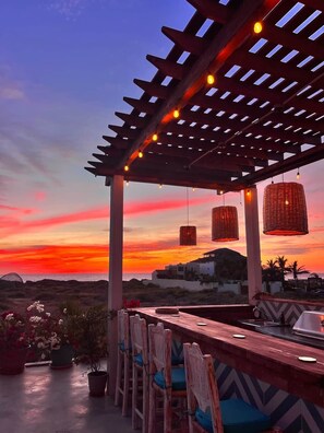 Outdoor dining - Villa Luz Cerritos (La Paz)
