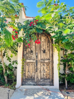 Exterior detail - Villa Luz Cerritos (La Paz)