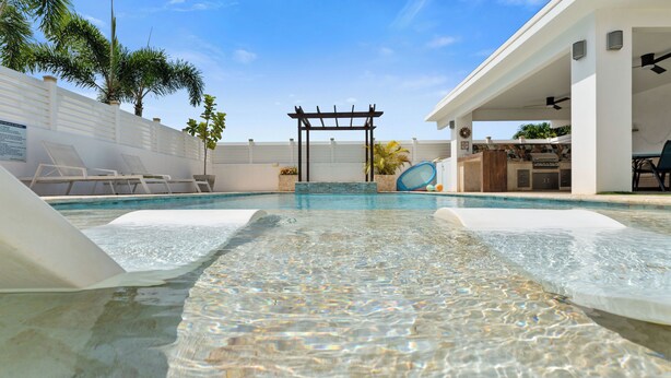 Pool - Private Paradise: Pool, Heated Jacuzzi, Outdoor Kitchen, AC, Sport Court & Solar (Guerrero)