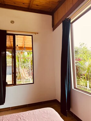 Bed sheets - Luxury House in Mindo with Private Jacuzzi (Mindo)