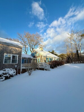 Exterior - 1800 Farmhouse · 6 Suites · Pets · Guest Cottage (Provincetown)