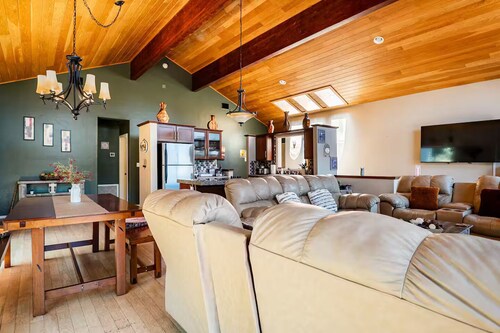 Pine Mountain Club Cozy Alpine Cabin Hideaway with Game Room