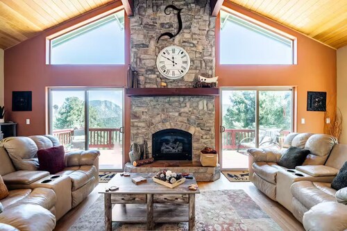 Pine Mountain Club Cozy Alpine Cabin Hideaway with Game Room